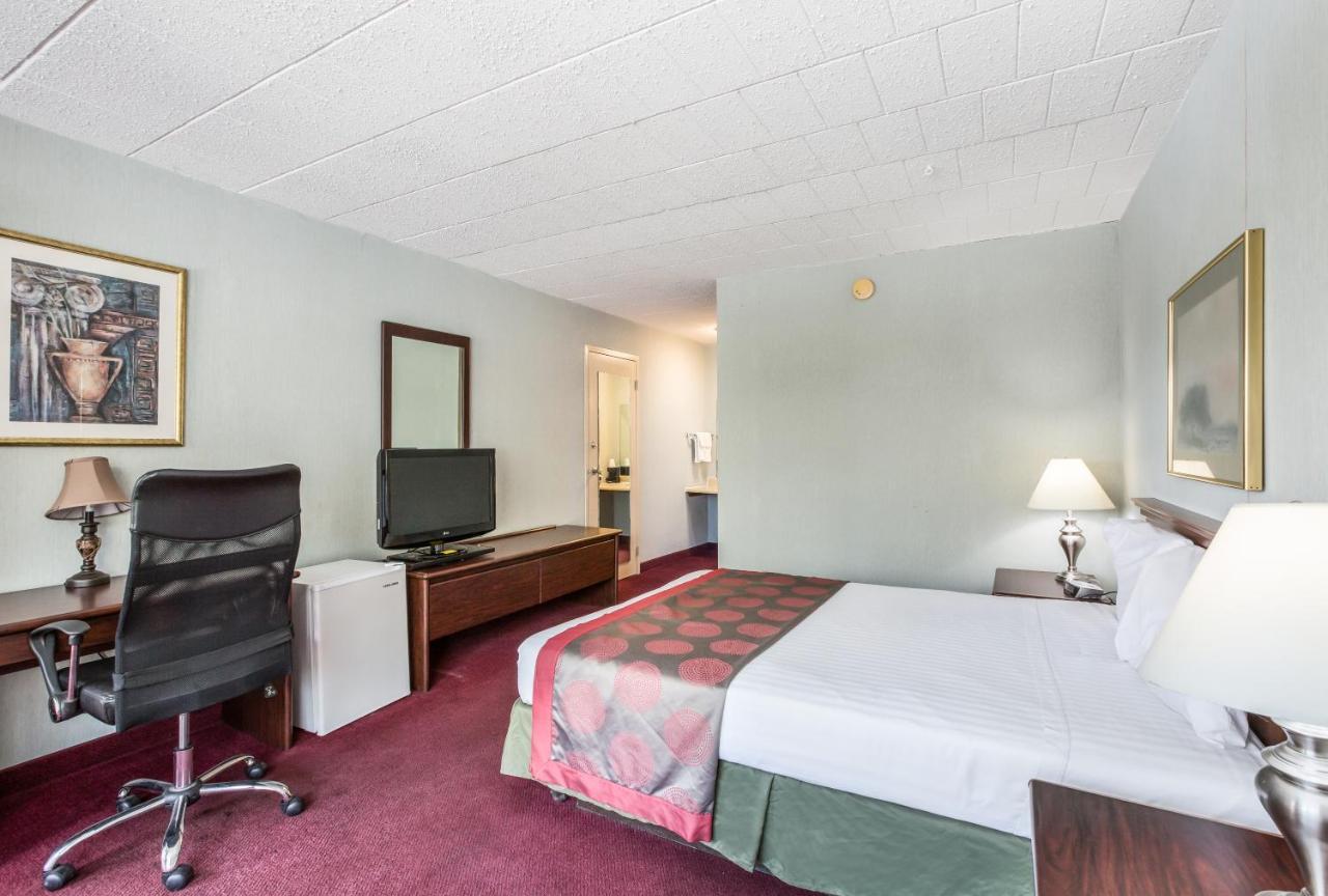 הייזלטון Red Carpet Inn & Suites מראה חיצוני תמונה